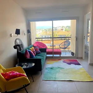 Appartement Pieds Dans La Mer, Piscine, Parking, Cannes